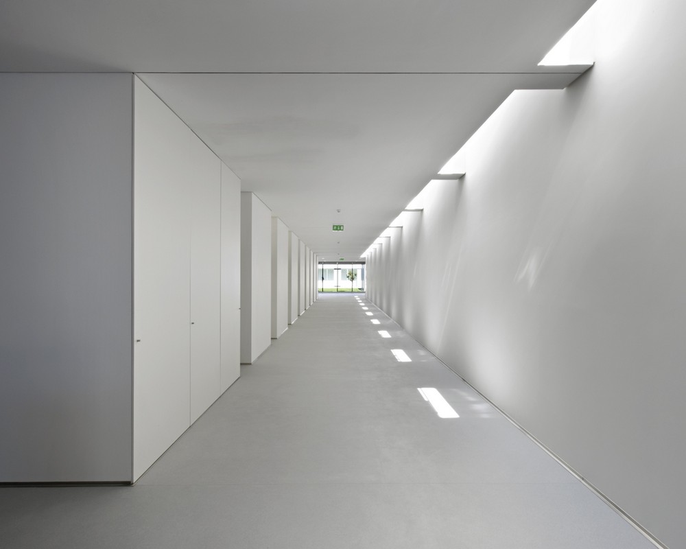  - 05-Exhibition-Corridor
