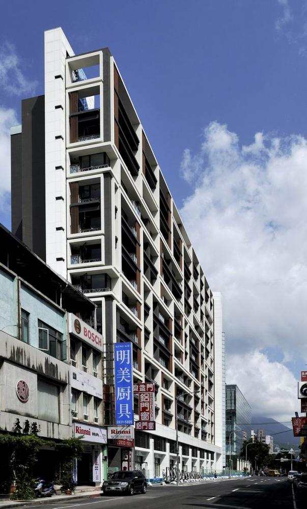 ArchShowcase Housing in Taipei, Taiwan by Chin Architects